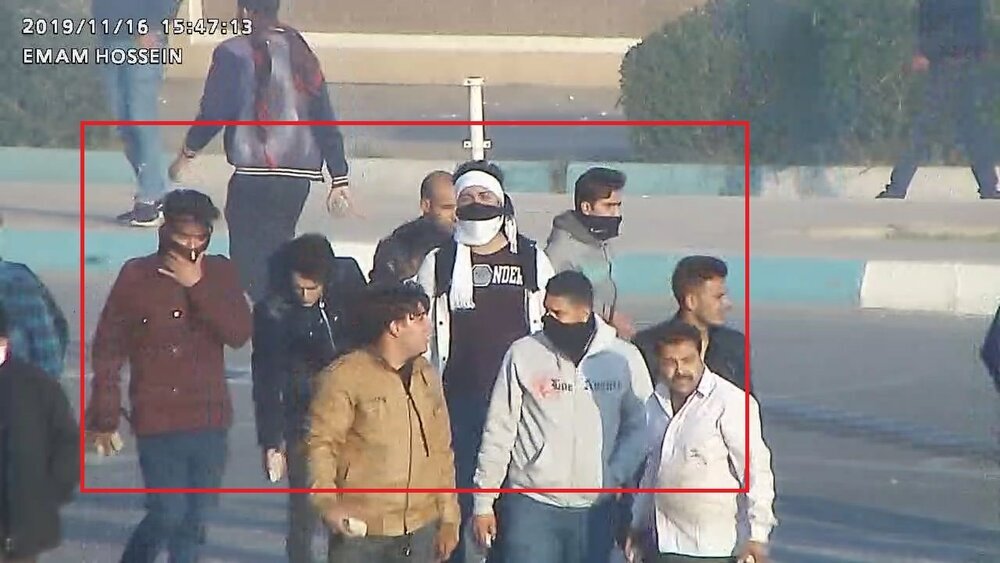 مهسا دختری که بهانه شد/ گزینههای برخورد با سلبریتی های قانون شکن در ایران و آمریکا چیست؟ مهسا دختری که بهانه شد/ گزینههای برخورد با سلبریتی های قانون شکن در ایران و آمریکا چیست؟