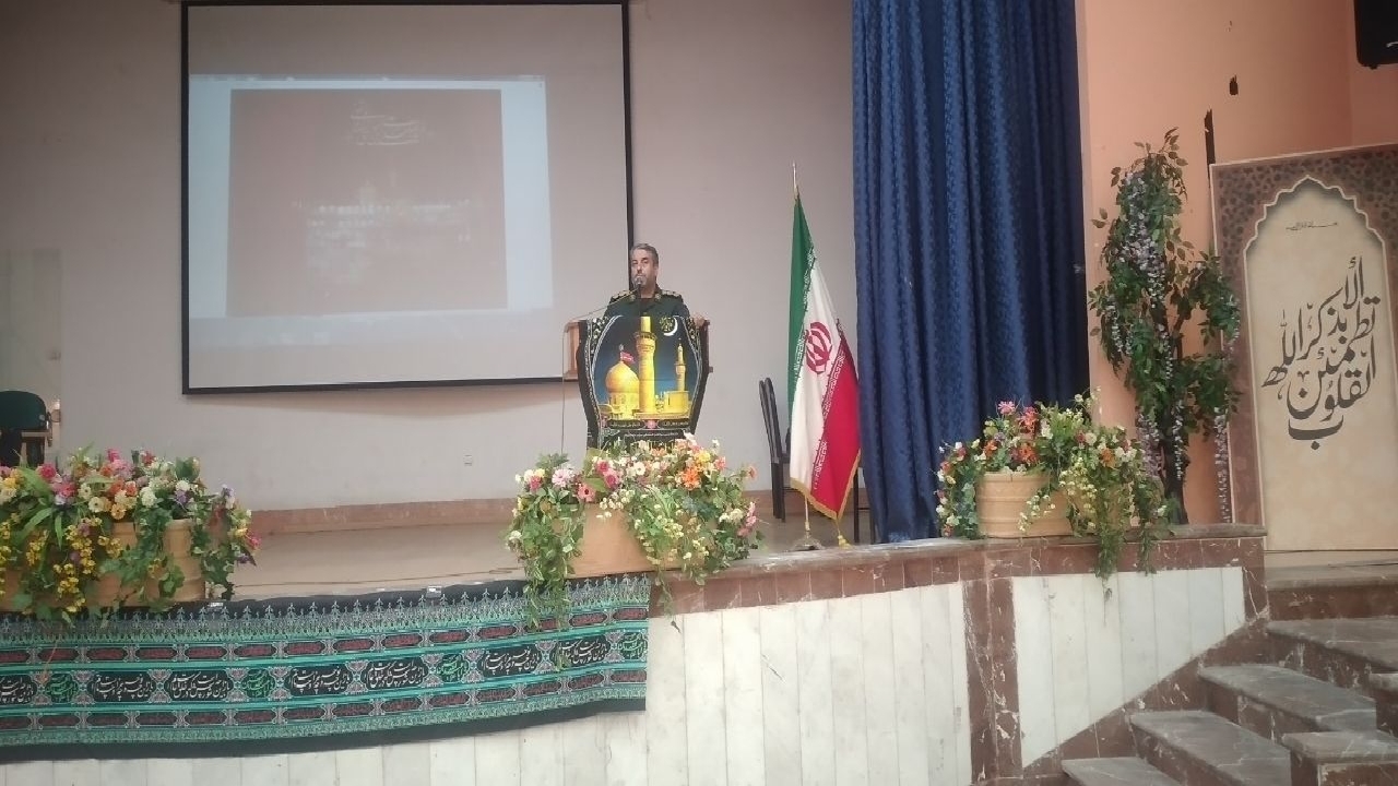 شبکه‌های معاند با چاشنی فریب درصدد انحراف افکار عمومی در جامعه هستند