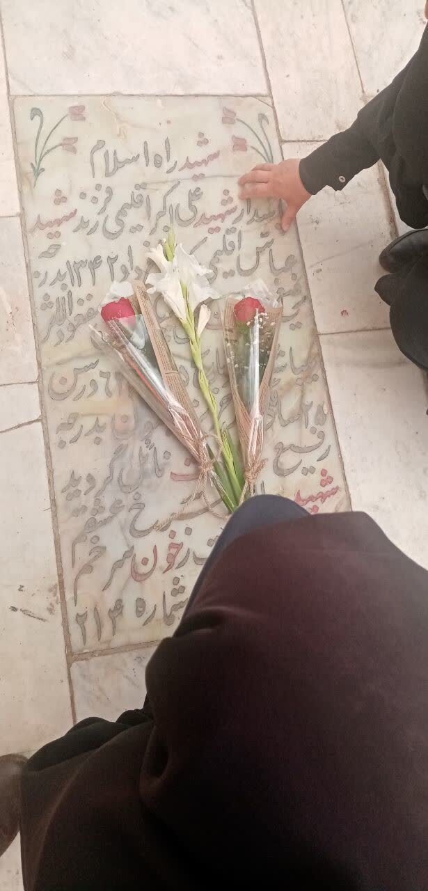 تجدید بیعت بانوان میراث فرهنگی قم با آرمان های شهدا تجدید بیعت بانوان میراث فرهنگی قم با آرمان های شهدا