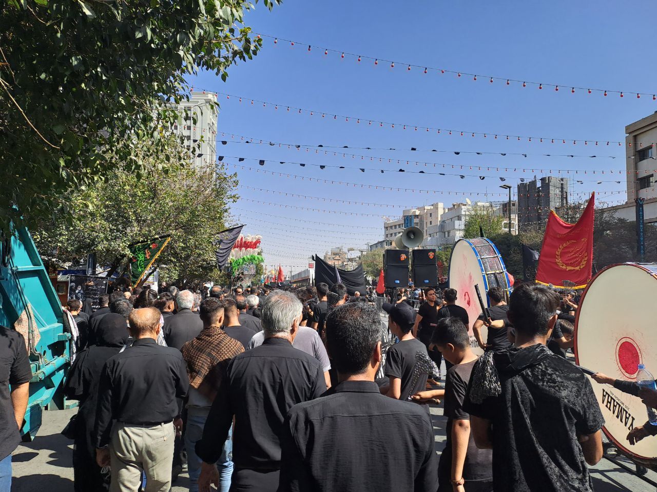 حضور پرشور زائران اهل بیت ع در مراسم سوگواری امام رضا ع