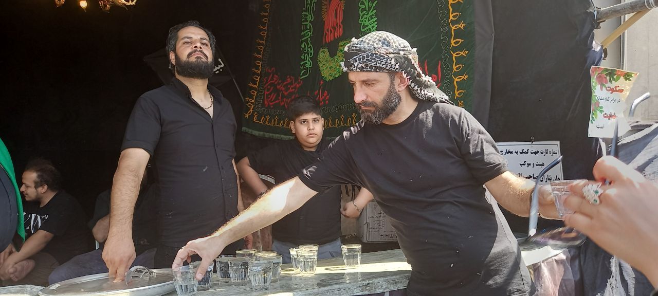 حضور پرشور زائران اهل بیت ع در مراسم سوگواری امام رضا ع
