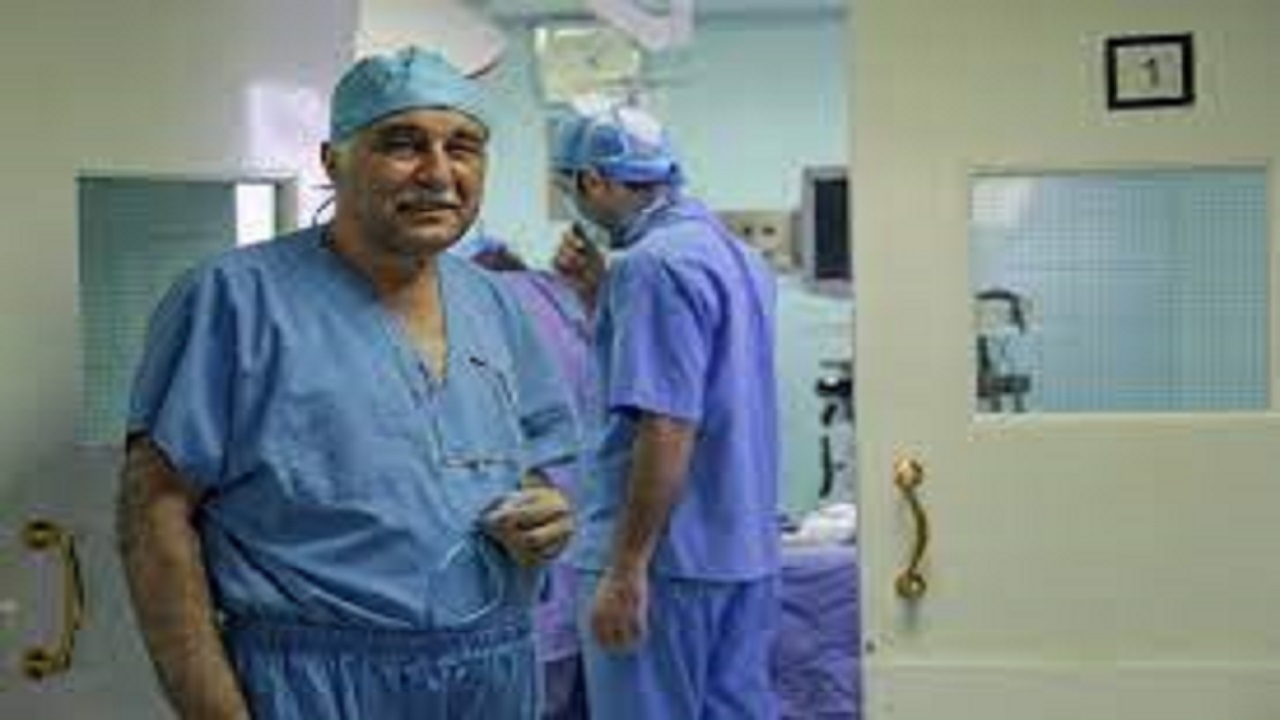 انجام عمل‌های جراحی سخت زیر بار آتش سنگین دشمن در خط مقدم جبهه
