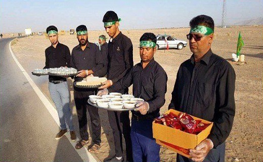 رخت سیاه عزای امام رضا (ع) بر تن مردمان خراسان جنوبی