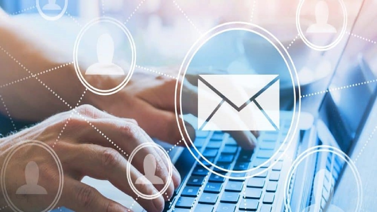 چگونه تمام ایمیل‌های خود را در یک قسمت دریافت کنیم؟