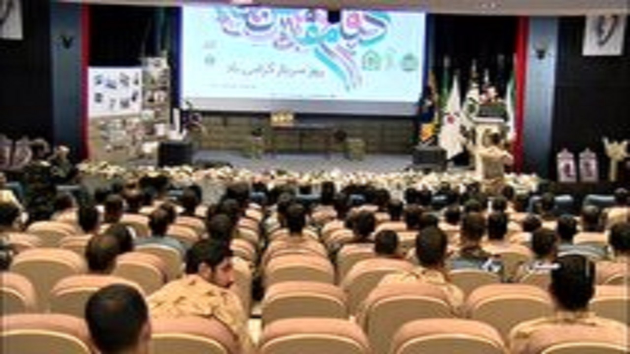 بزرگداشت سربازان سمنان به مناسبت هفته دفاع مقدس
