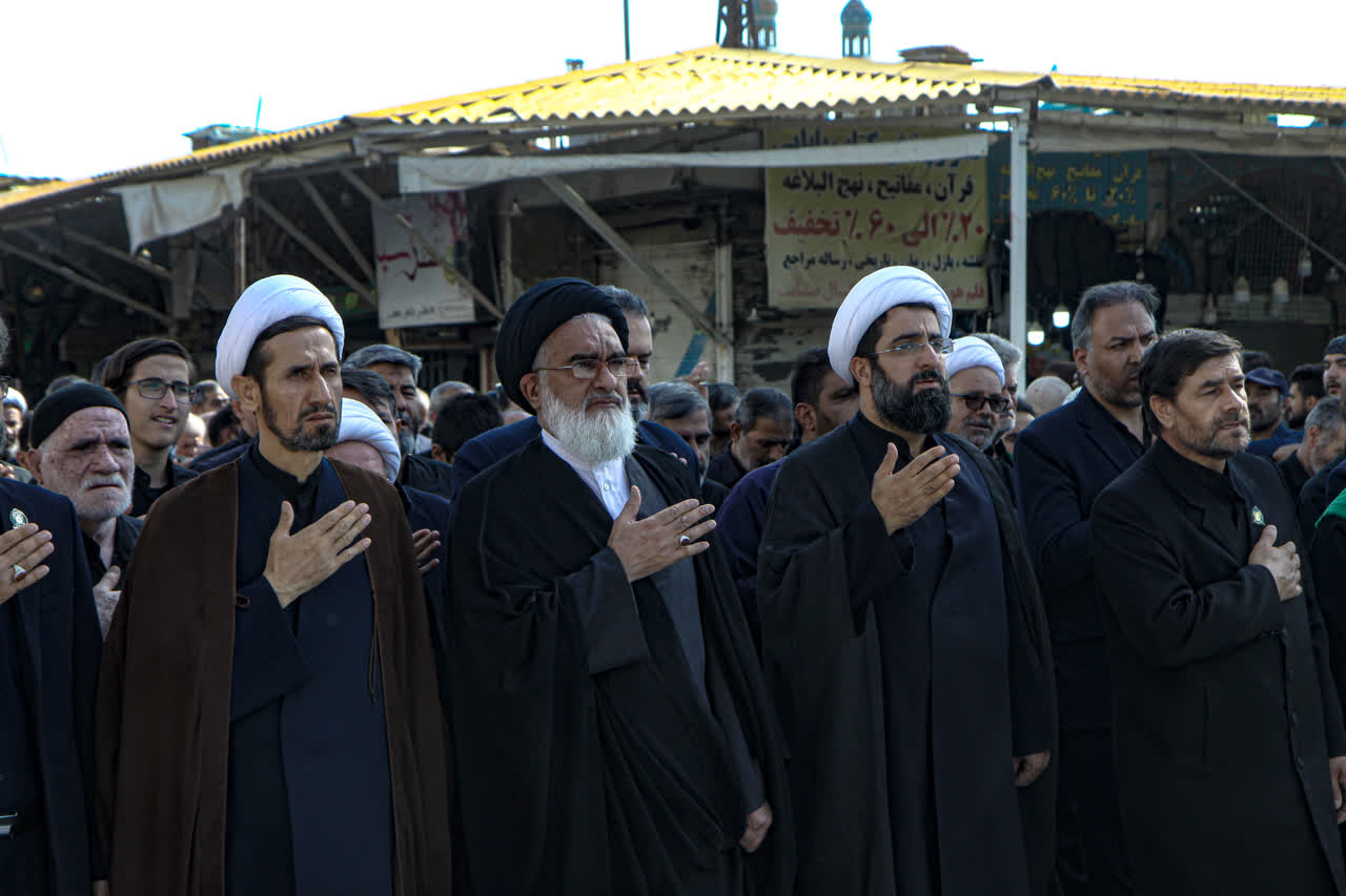 برپایی دسته عزاداری خادمان حرم بانوی کرامت  +تصاویر