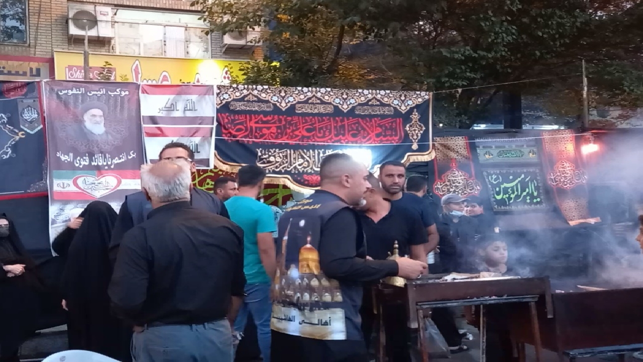 خدمت رسانی عراقی ها به زوار امام رضا(ع) در مشهد مقدس