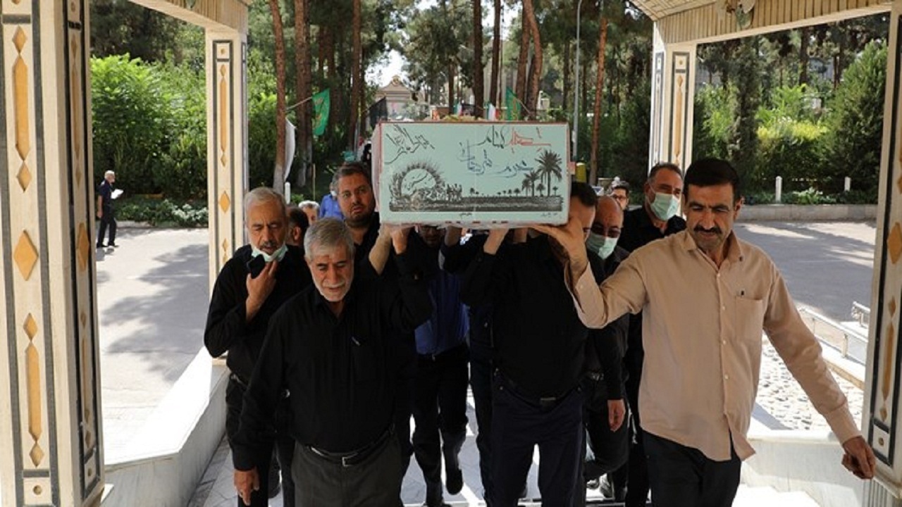تشییع پیکر شهید گمنام در سمنان