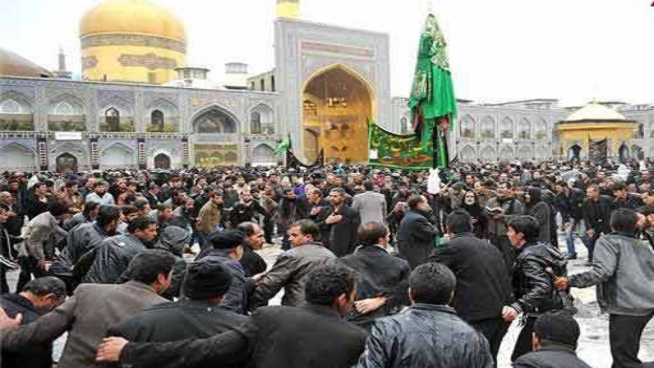زائران افغانستانی از هر گوشه ایران و افغانستان در عزاداری امام رضا (ع) شرکت کردند + فیلم