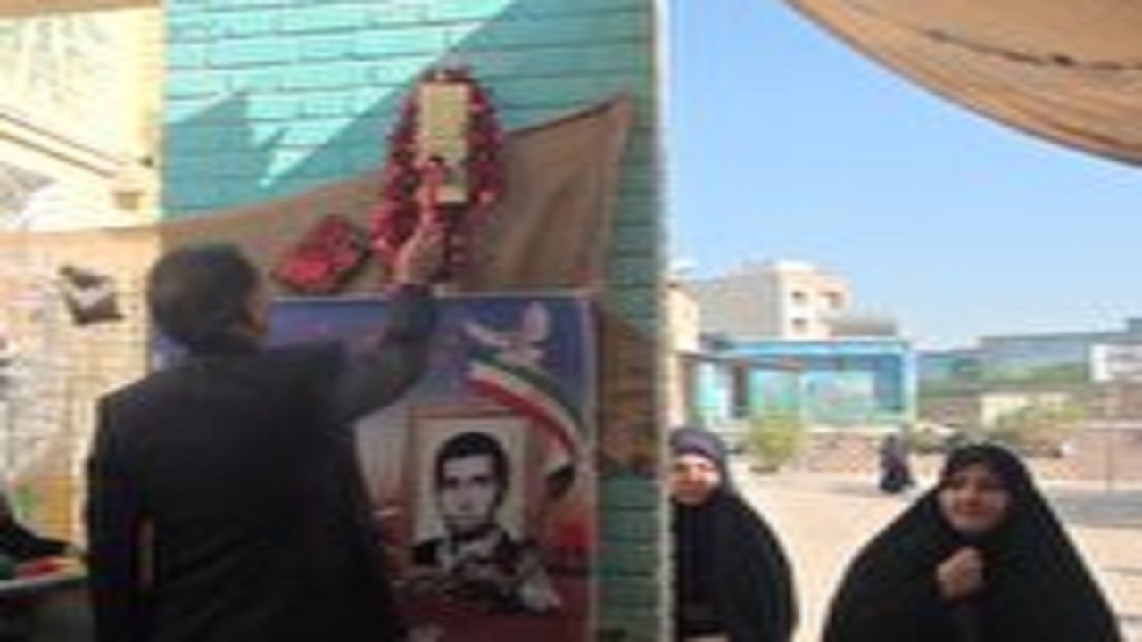 نواخته شدن زنگ ایثار در مدارس همدان