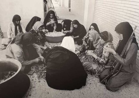 تصاویر کمتر دیده شده از حضور زنان در دفاع مقدس