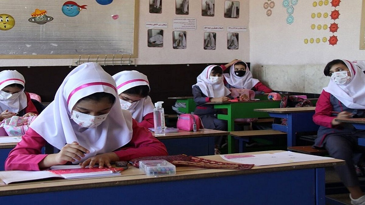 لزوم استفاده از ماسک در مدارس قزوین
