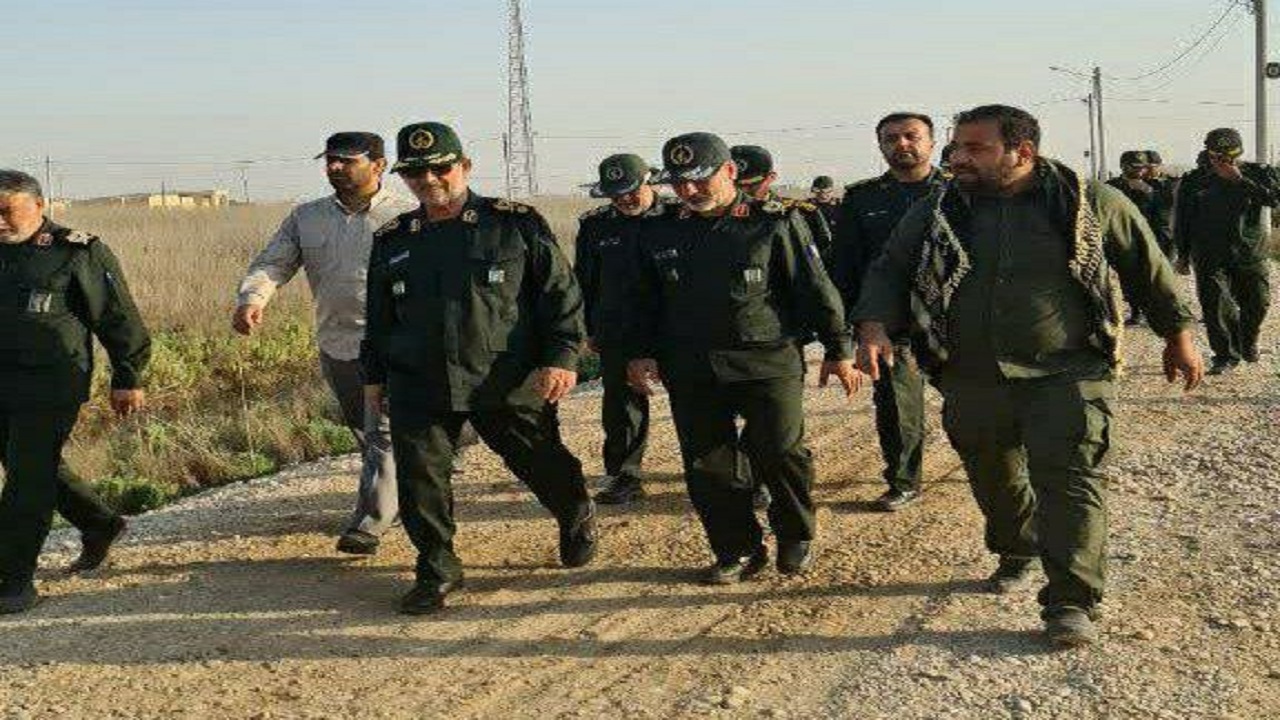 بازدید فرمانده نیروی دریایی سپاه از یادمان شهدای اروندکنار