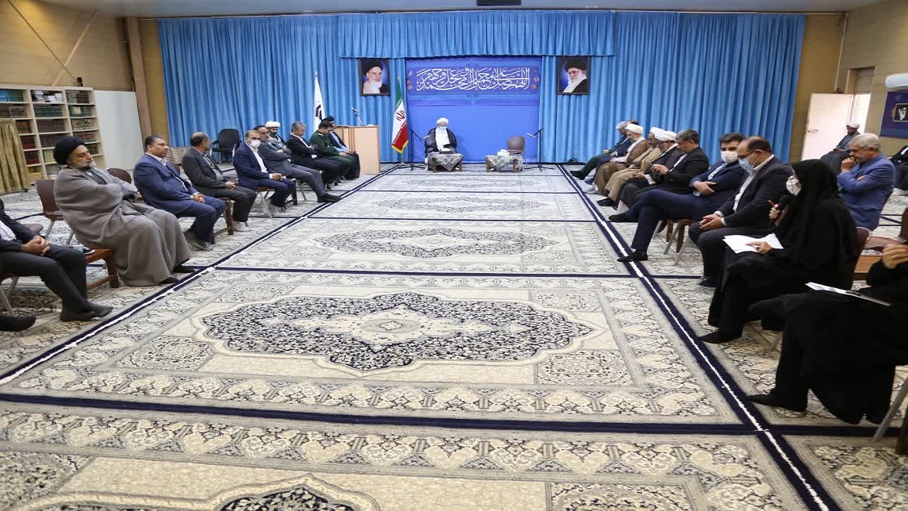 هویت یابی نسل جدید با نماز امکان پذیر است