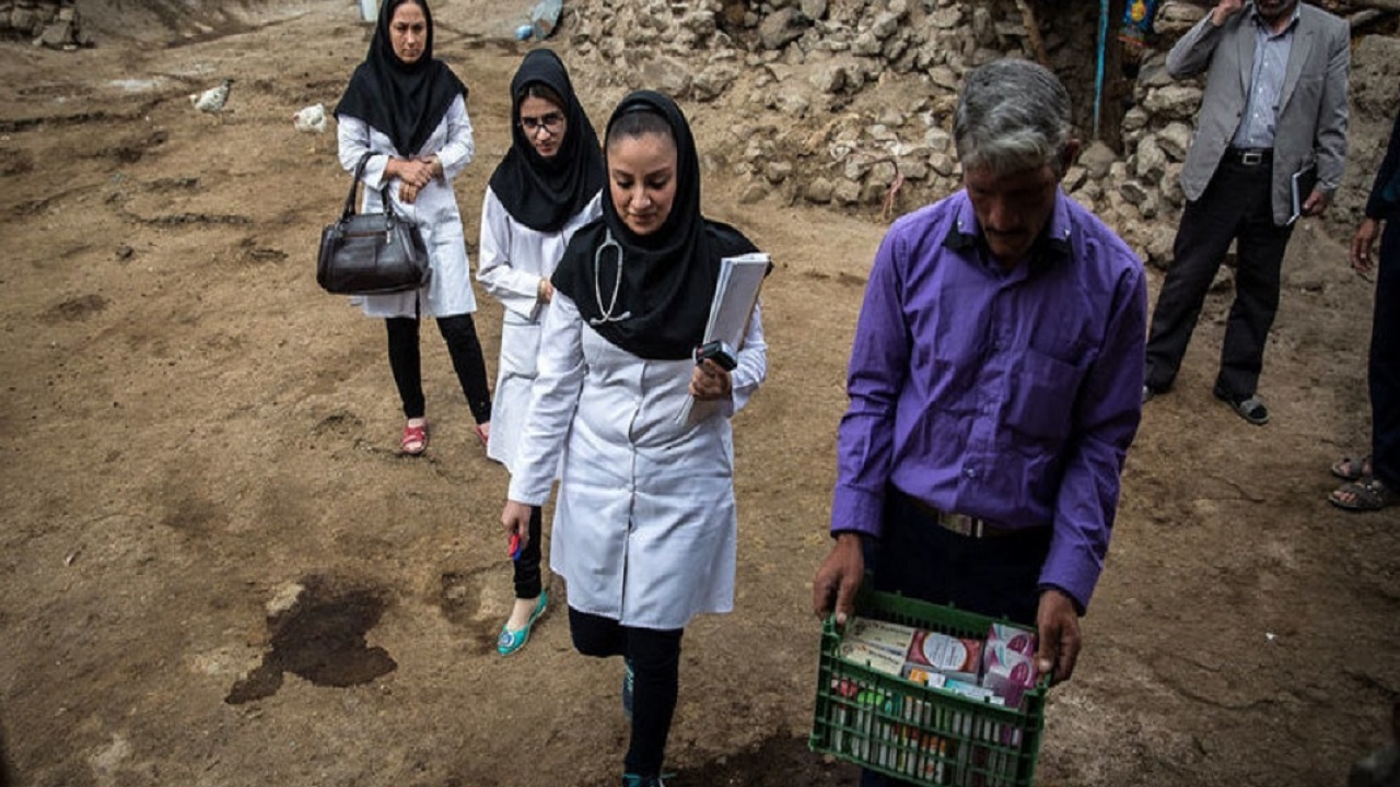 طرح پزشک خانواده به دورترین نقاط بوشهر خدمات ارائه می‌دهد