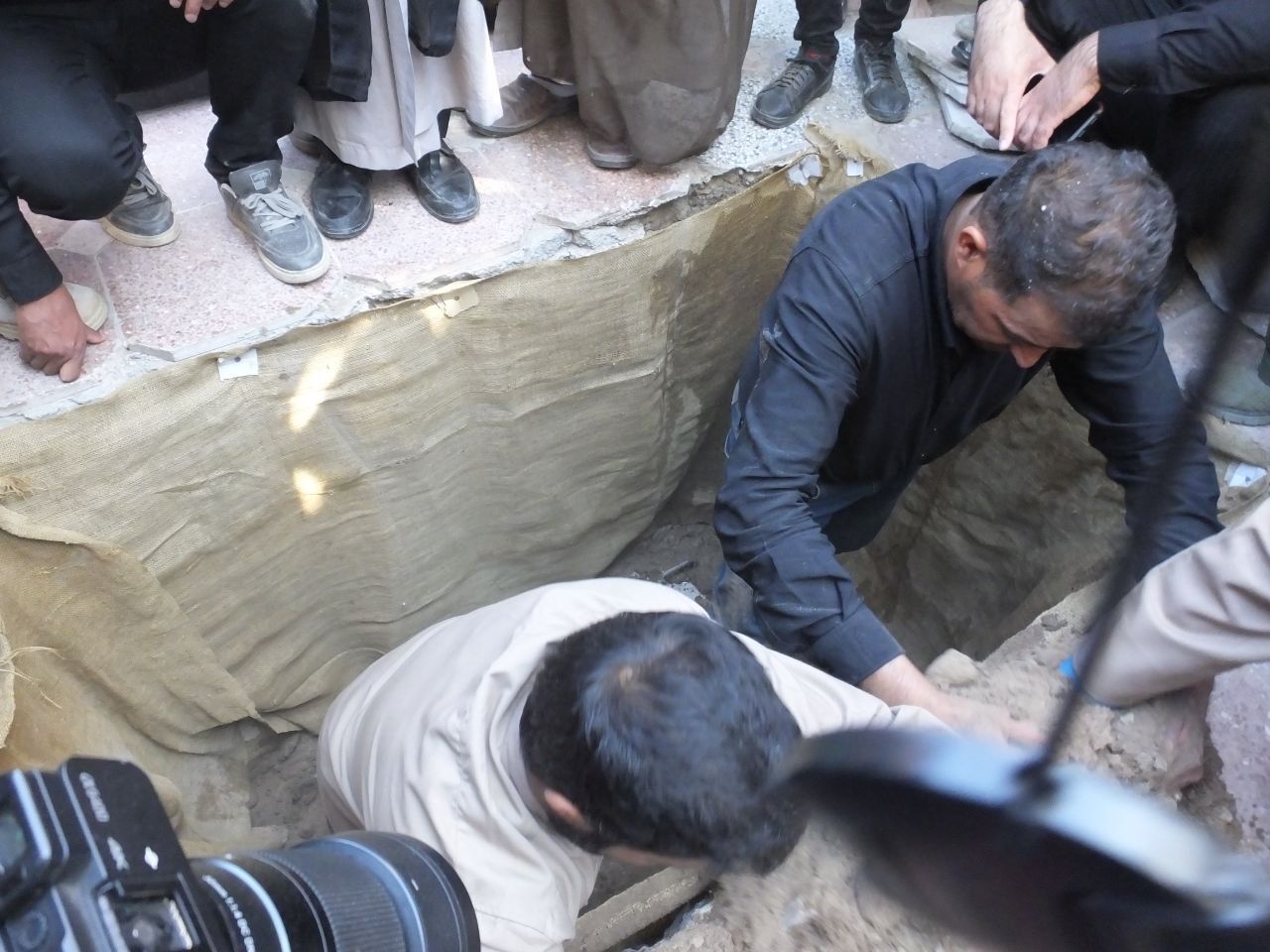 شهید علی اصغر لری