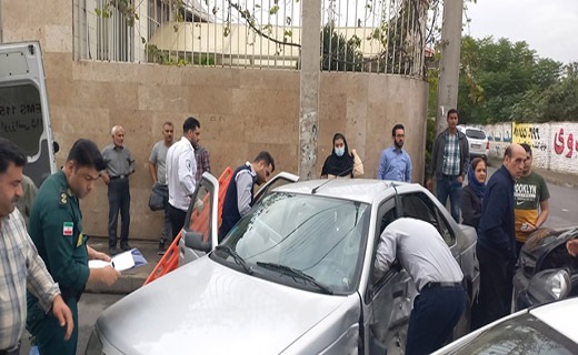 نجات سرنشینان محبوس در حادثه تصادف