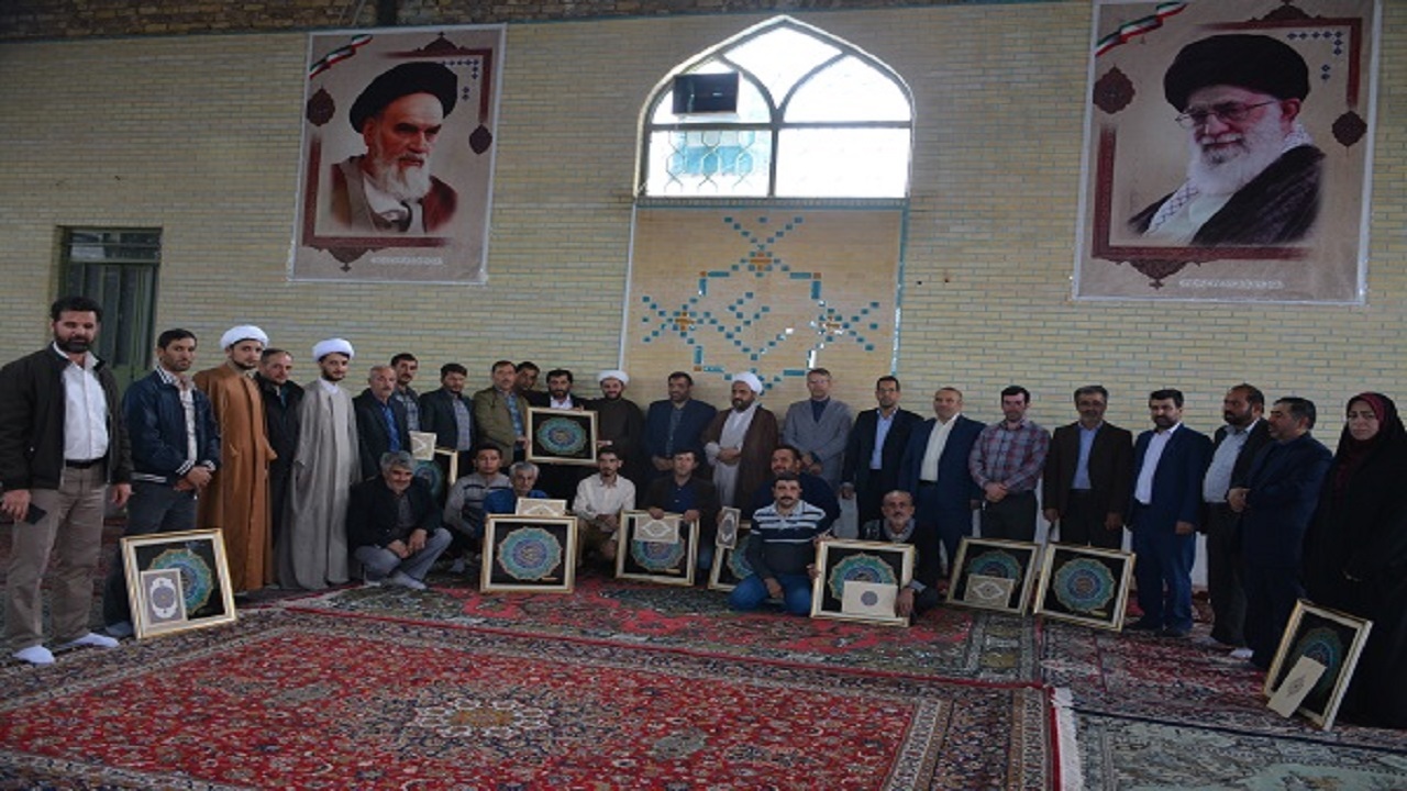 تجلیل از دست اندرکاران همایش زکات