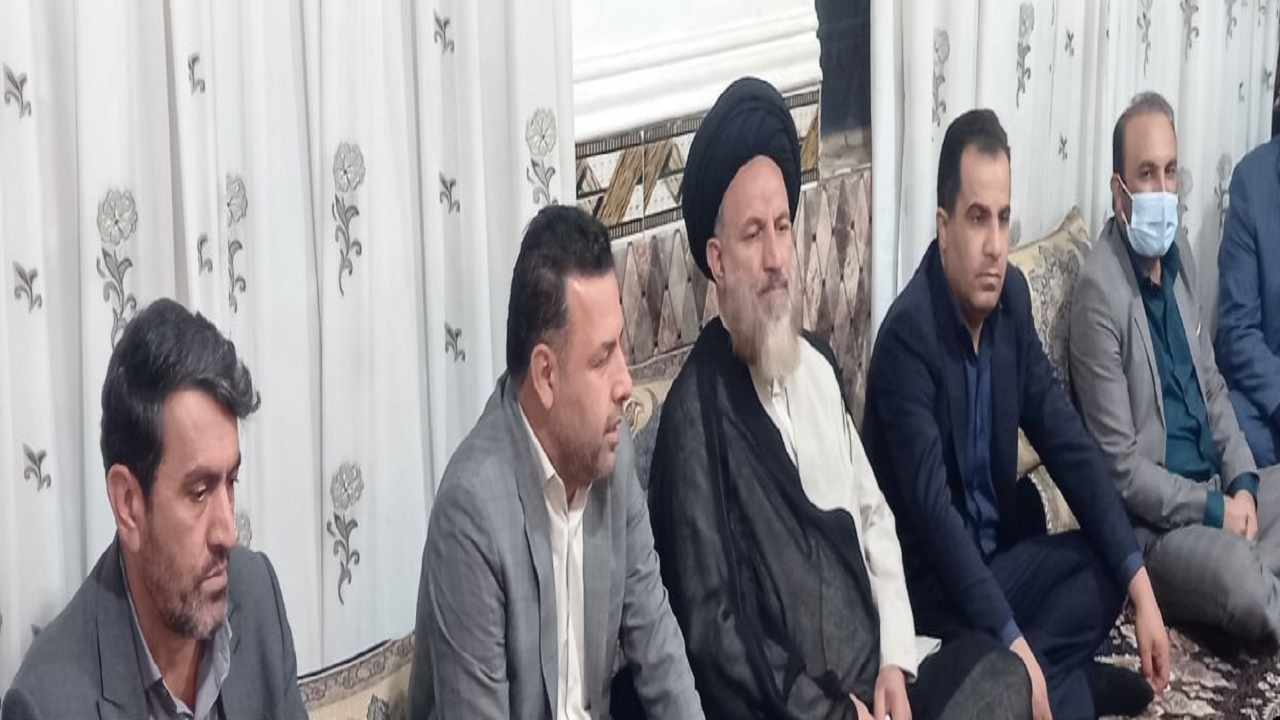 دیدار نماینده مردم کهگیلویه و بویراحمد در مجلس خبرگان رهبری با خانواده شهید صاحب نژاد