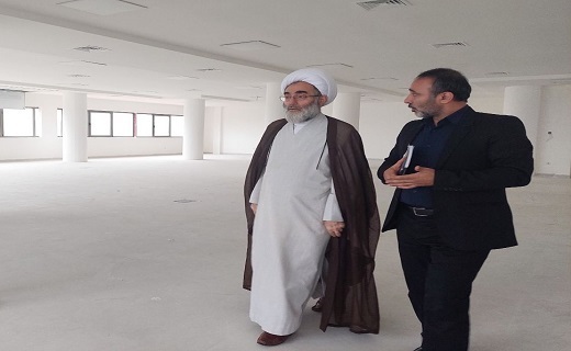 بازدید آیت الله فلاحتی از کتابخانه مرکزی شهر رشت بازدید آیت الله فلاحتی از کتابخانه مرکزی شهر رشت