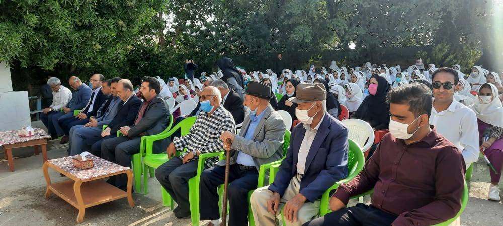 مراسم روز دانش آموز صدای زنگ استکبار ستیزی در مدارس شهر جویم طنین انداز شد + تصاویر