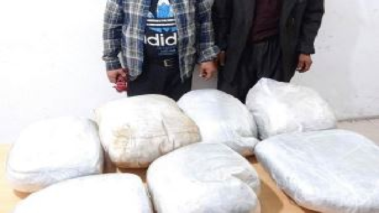 کشف ۷۰ کیلوگرم تریاک از کامیونی در رشت