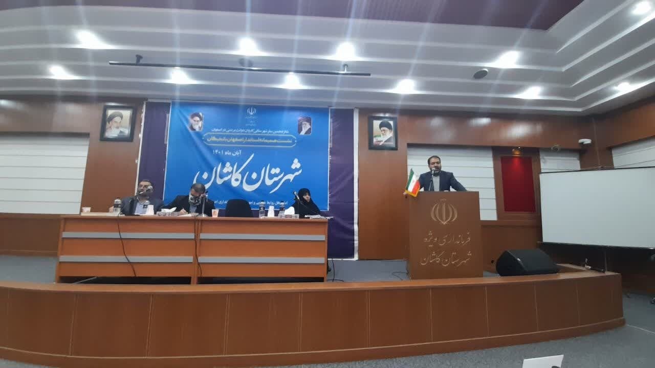 نباید عرصه روایت‌گری را به دست دشمن سپرد