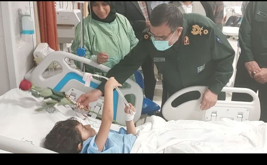عیادت سردار تنگسیری از مجروحان حادثه شیراز