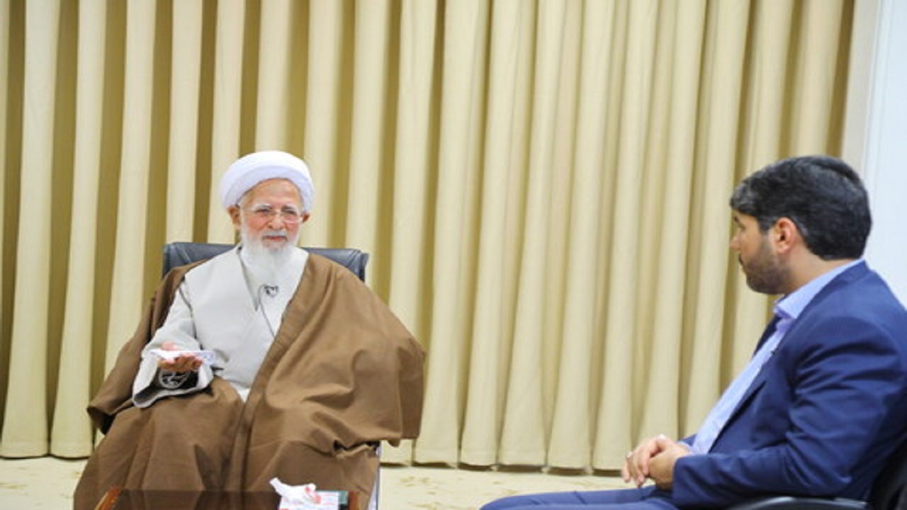 مسئولان برای حل مشکلات اقتصادی کشور چاره اندیشی کنند