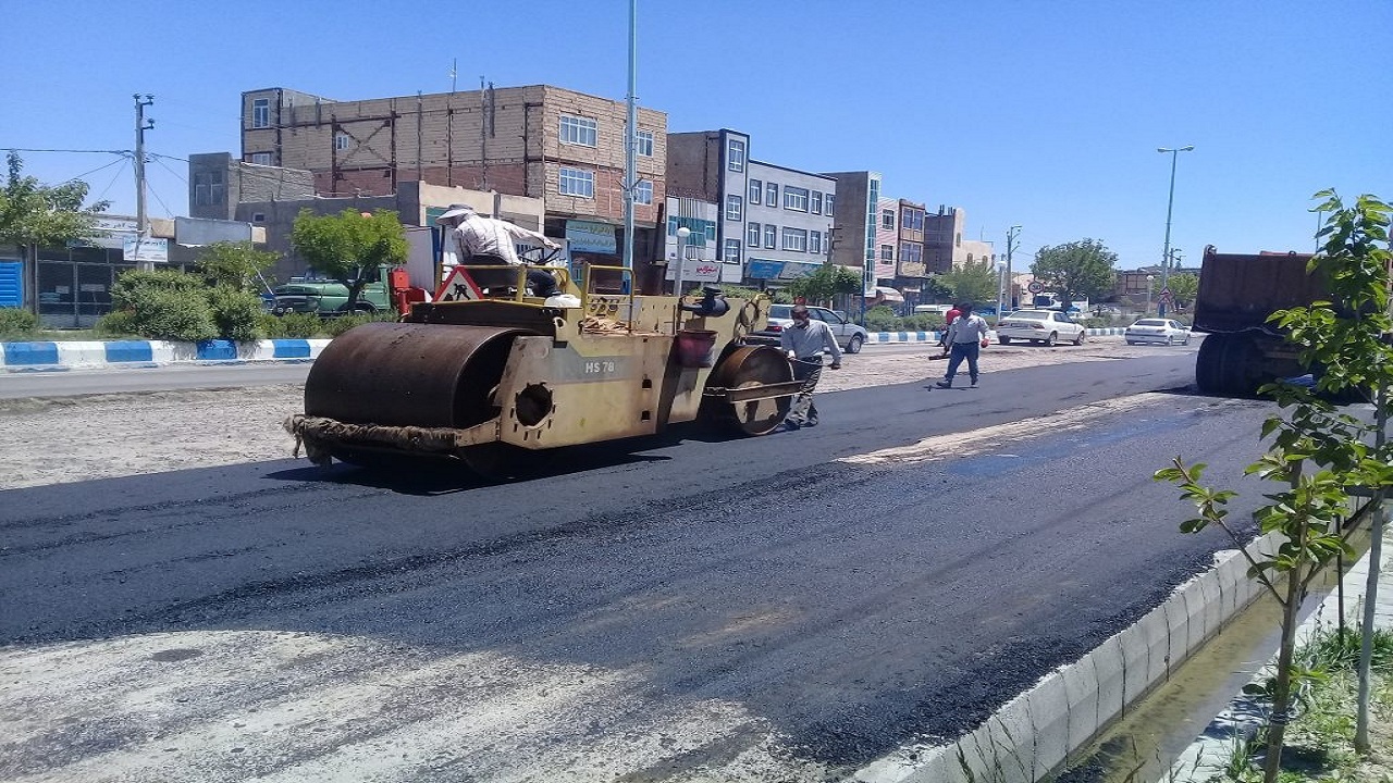 بسیج سازندگی ۹۵۰۰ مترمربع از محلات حاشیه نشین خوی را آسفالت کرد
