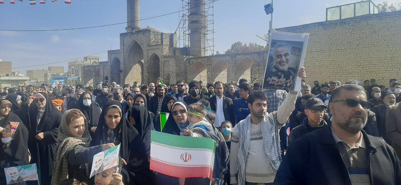 پویش سلام فرمانده اجرای سرود سلام فرمانده در صحن امامزادگان هفده تن گلپایگان + تصاویر