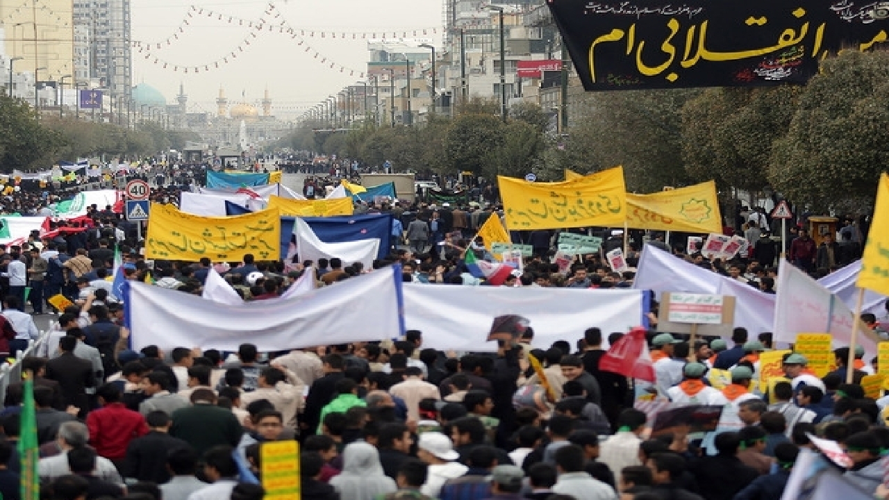 آغاز مراسم راهپیمایی ۱۳ آبان در مشهد آغاز مراسم راهپیمایی ۱۳ آبان در مشهد