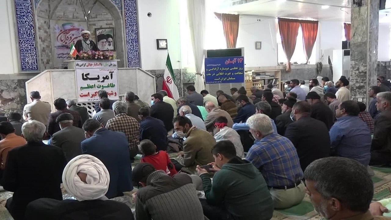 مسئولین ابعاد دشمنی آمریکا را برای جوانان روشن کنند