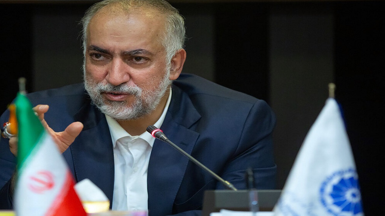آمریکا به دنبال از بین بردن هویت دینی و ملی مردم ایران است