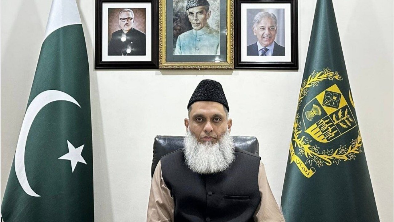 سفیر جدید پاکستان وارد افغانستان شد + فیلم