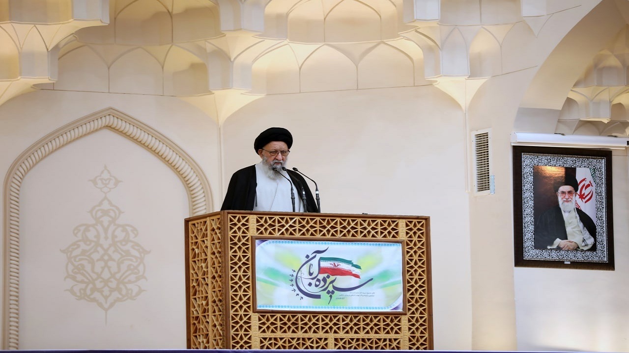 استکبار جهانی منافع خود را در تفرقه بین مسلمانان می‌بیند