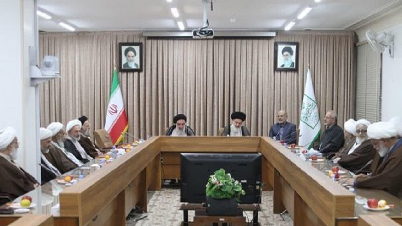 حضور وزیر کشور در جلسه اعضای جامعه مدرسین