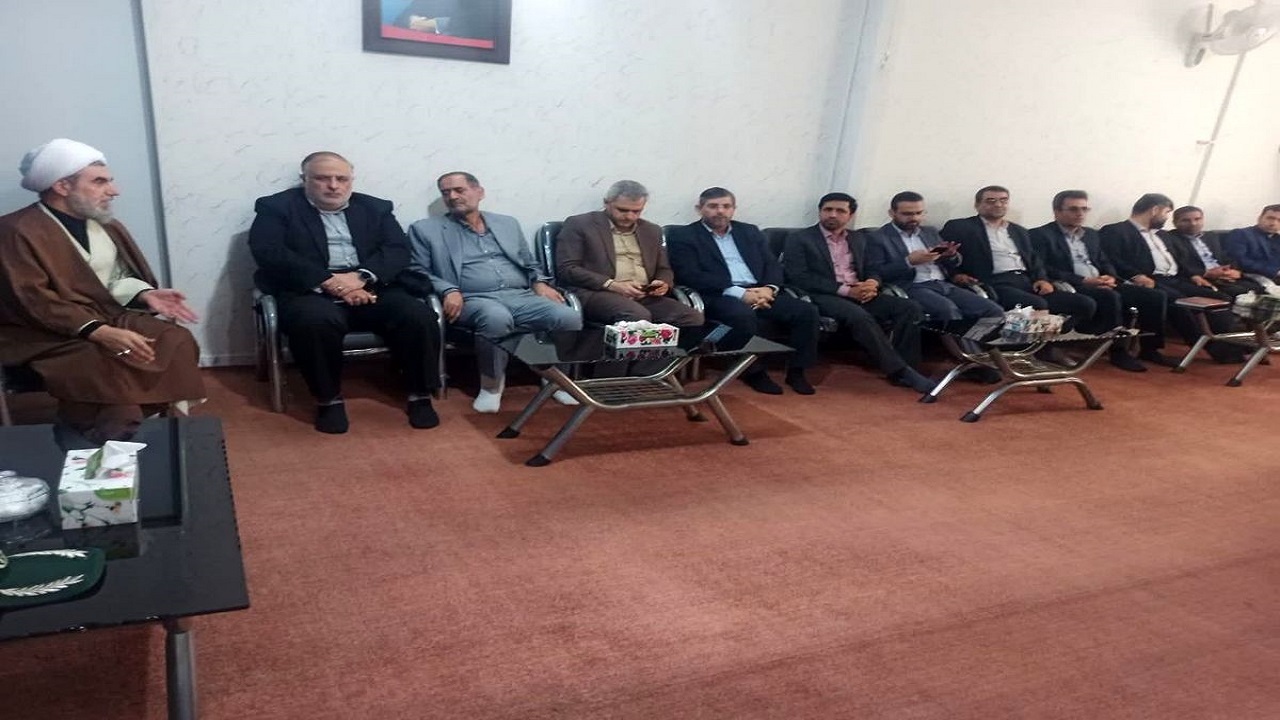 دیدار استاندار با امام جمعه بوئین زهرا