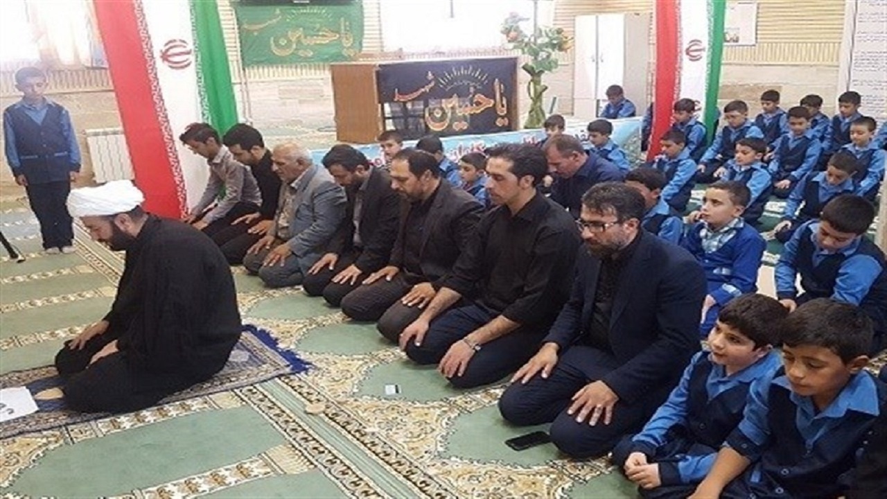 اقامه نماز جماعت در ۲ هزار مدرسه استان کرمان