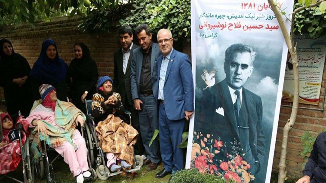 میلیاردری که برای مردم مانند ریگ پول خرج می‌کرد + فیلم