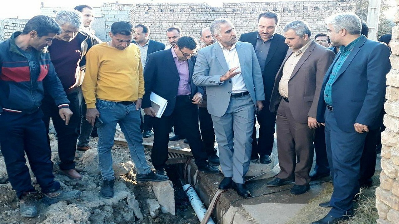 مشکل نشت آب قنوات روستای باورس حل می شود
