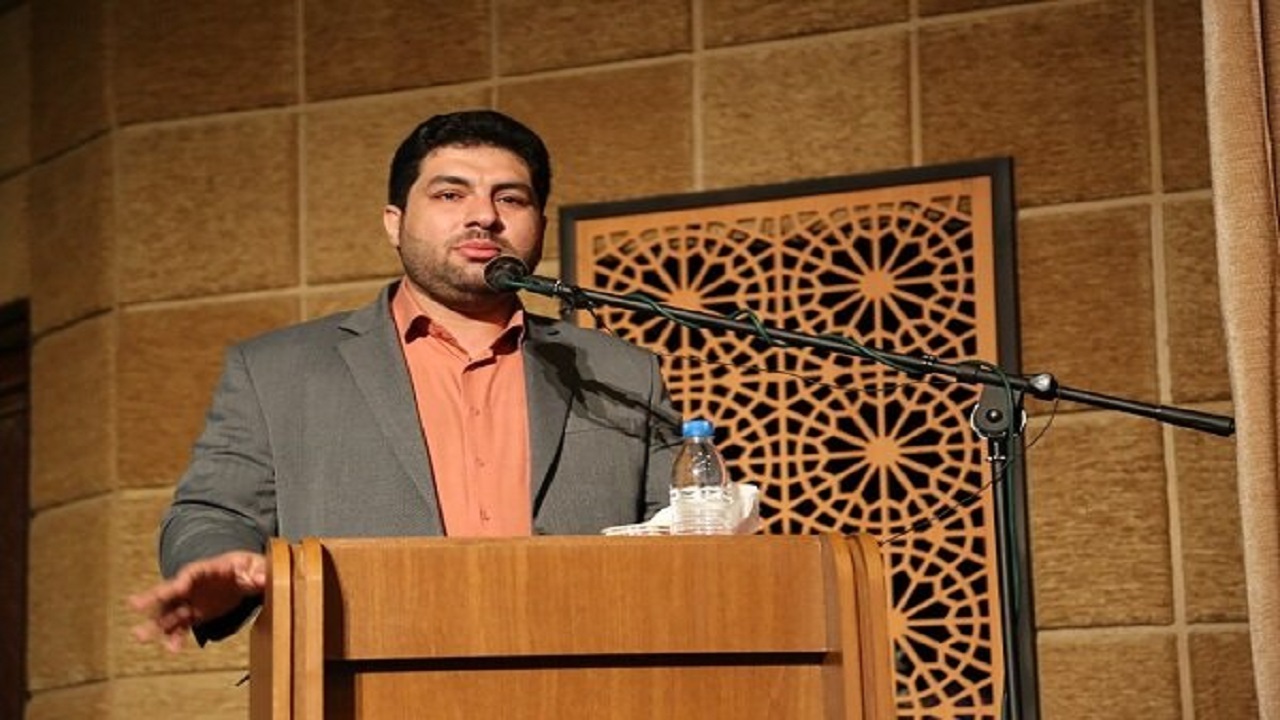 ضرورت سرمایه گذاری در کانون های فرهنگی هنری مساجد برای مقابله با هجوم دشمنان