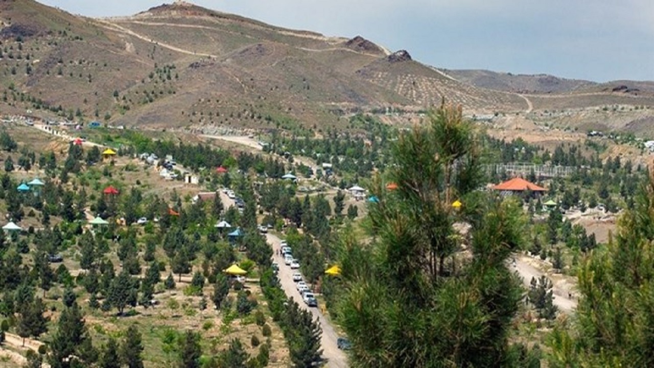 بوستان ۱۰۰۰ هکتاری قم تکمیل می‌شود