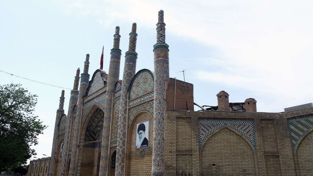 ایوان ورودی امامزاده حسین (ع) قزوین مرمت می شود