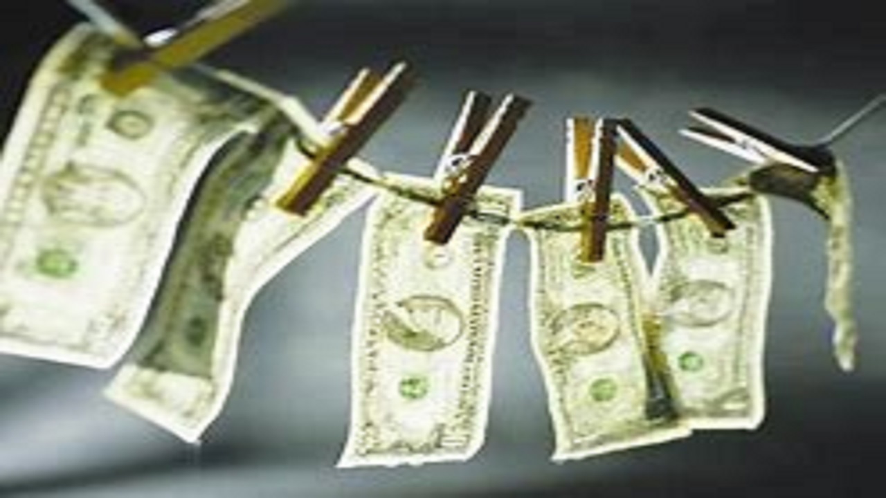۳۰۰ نفر در لیست سیاه پولشویی