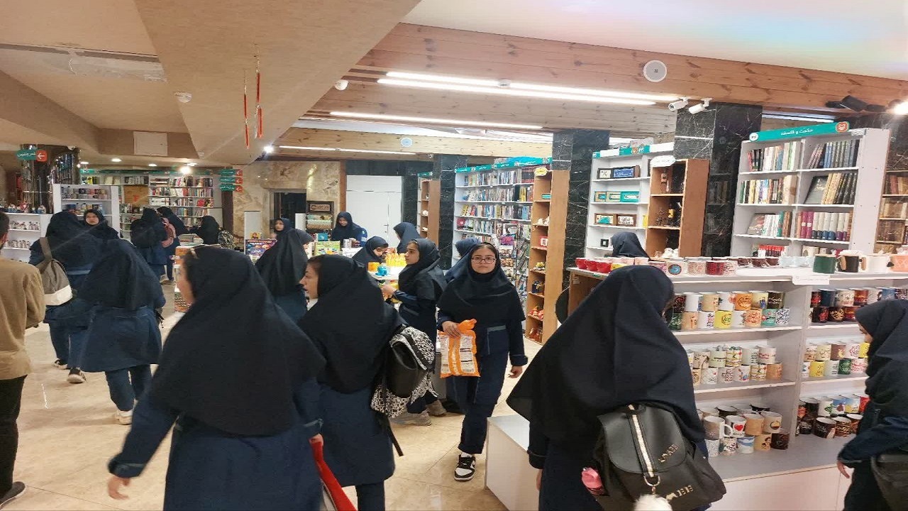 کتابنما، رویدادی برای پیوند مخاطبان کتاب و سینما در اصفهان