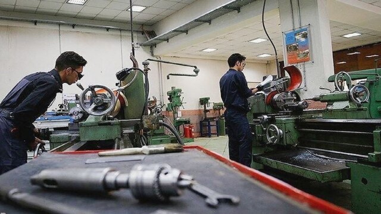 ایجاد هنرستان‌های فنی و حرفه‌ای و کار دانش در جوار صنایع بزرگ زنجان