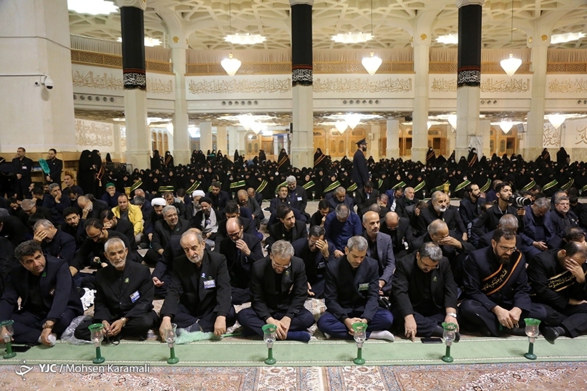 صحافی و مرمت کتب در حرم حضرت معصومه (س)