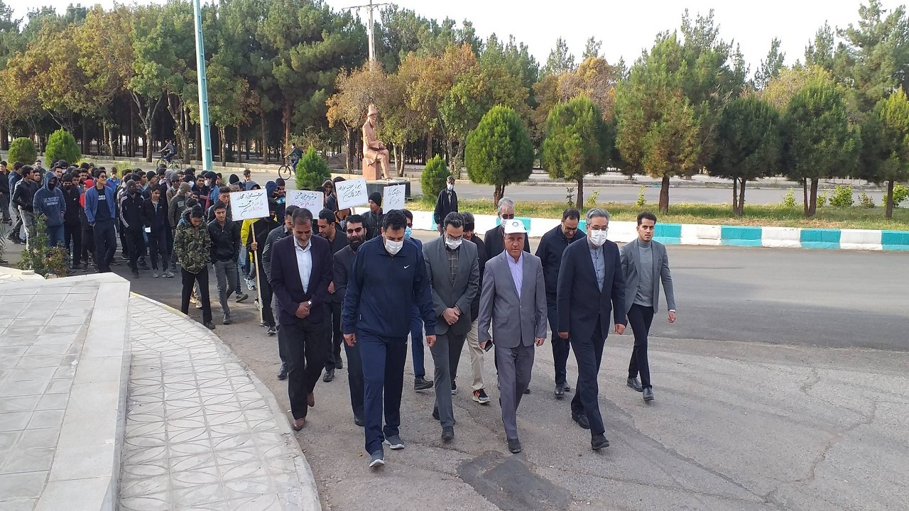 پیاده روی فرماندار و دانش آموزان کوهبنانی