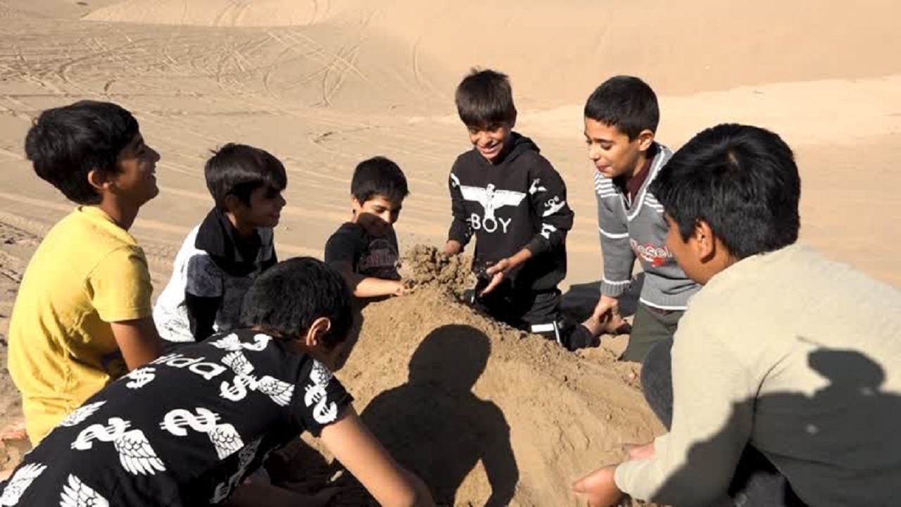 پاییز پرخاطره دانش آموزان بافقی در کویر+تصویر